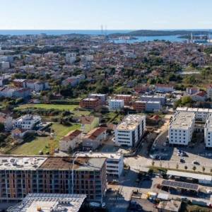 Pula. Višestambeni novi objekt. Blizina nove bolnice. S37