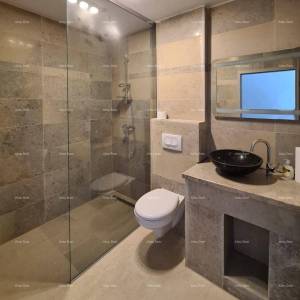 Raša, Moderna vila s grijanim bazenom i pogledom na more