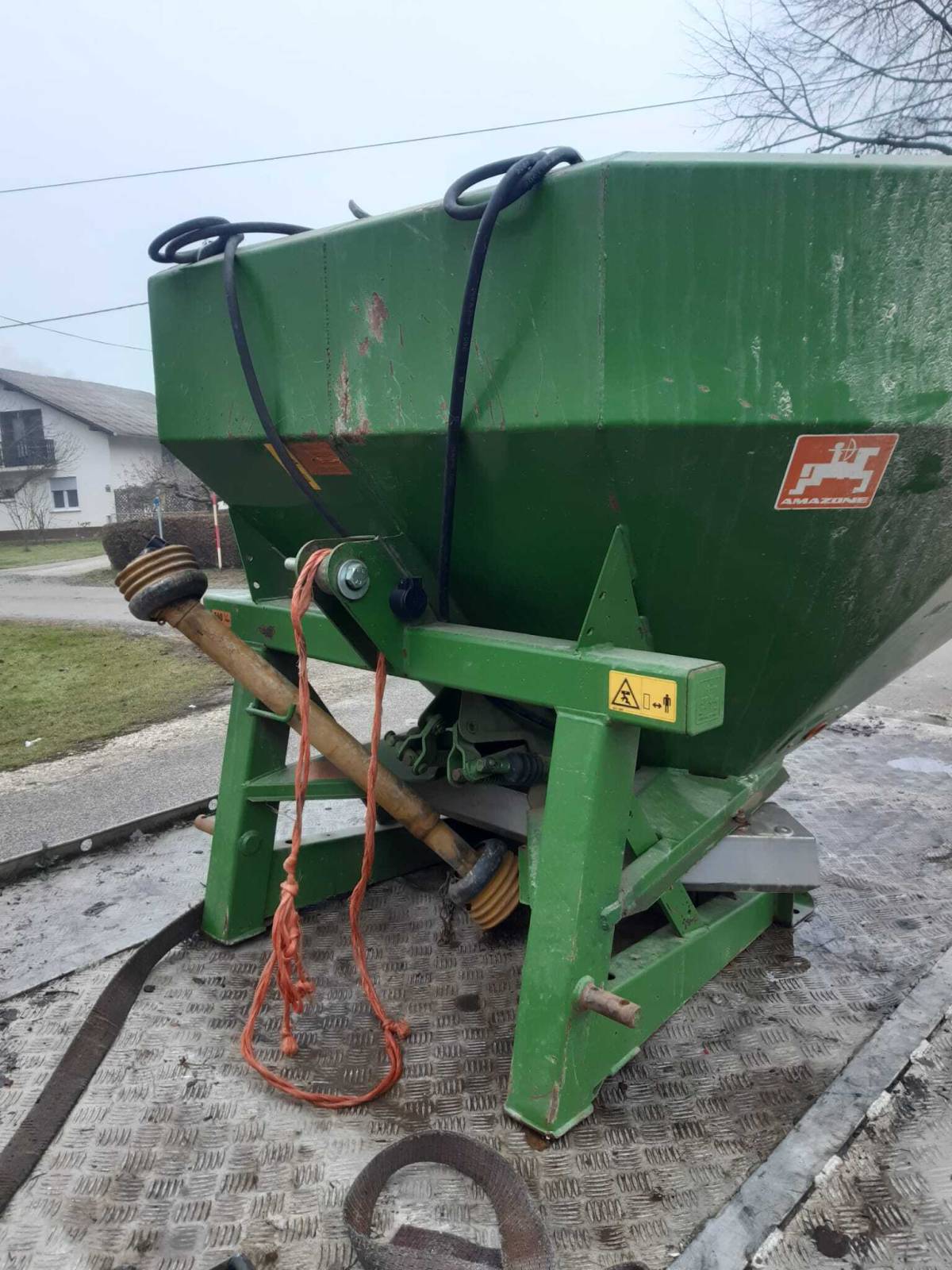 RASIPAČ ĐUBRIVA amazone  600 kg