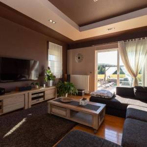 RAVNA GORA – Kuća s wellnessom, apartmanom i dvorištem za miran život