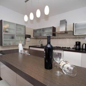 RAVNA GORA – Kuća s wellnessom, apartmanom i dvorištem za miran život