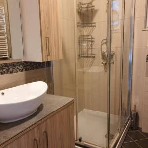 RAVNA GORA – Kuća s wellnessom, apartmanom i dvorištem za miran život