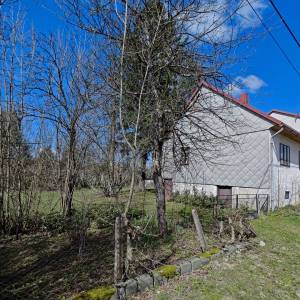 RAVNA GORA – kuća za adaptaciju s velikom okućnicom i potencijalom za dodatnu gradnju