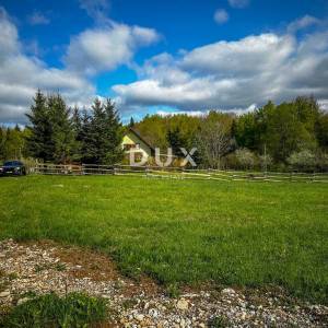 RAVNA GORA, STARI LAZ – građevinsko zemljište 1.204 m² za izgradnju dvije kuće za odmor s bazenom