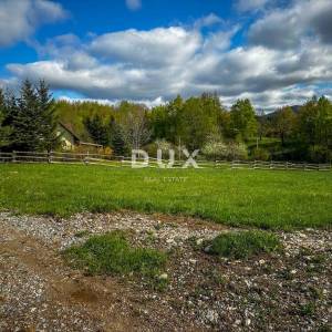 RAVNA GORA, STARI LAZ – građevinsko zemljište 1.204 m² za izgradnju dvije kuće za odmor s bazenom