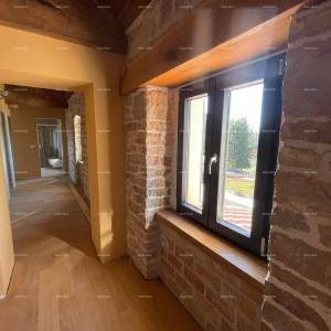 Renovirana istarska kuća s bazenom i dvorištem – mirna lokacija, općina Barban