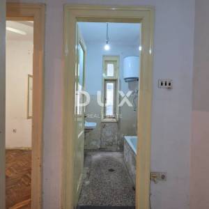 RIJEKA, BULEVARD - Trosobni stan u vili – idealan za uređenje po vlastitoj želji, 79m2