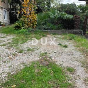 RIJEKA, BULEVARD - Trosobni stan u vili – idealan za uređenje po vlastitoj želji, 79m2