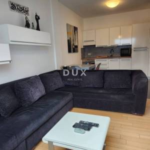 RIJEKA, CENTAR - Kompletno uređeni stan u zgradi s liftom i garažom!