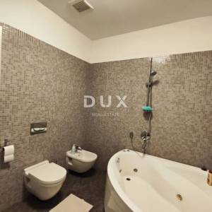 RIJEKA, CENTAR - Kompletno uređeni stan u zgradi s liftom i garažom!