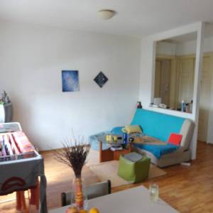 RIJEKA CENTAR – Prostrani trosobni stan s potencijalom za pregradnju u dvije stambene jedinice