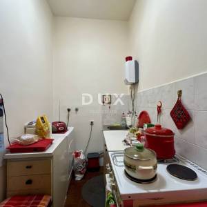 RIJEKA, CENTAR - Uredan stan na par koraka od Korza 