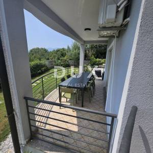 RIJEKA, COSTABELLA, BIVIO- samostojeća villa 450m2 s pogledom na more i bazenom + uređena okućnica 1100m2