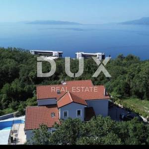 RIJEKA, COSTABELLA, BIVIO- samostojeća villa 450m2 s pogledom na more i bazenom + uređena okućnica 1100m2