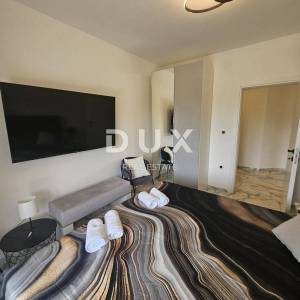 RIJEKA, COSTABELLA, BIVIO- samostojeća villa 450m2 s pogledom na more i bazenom + uređena okućnica 1100m2