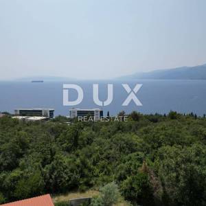 RIJEKA, COSTABELLA, BIVIO- samostojeća villa 450m2 s pogledom na more i bazenom + uređena okućnica 1100m2