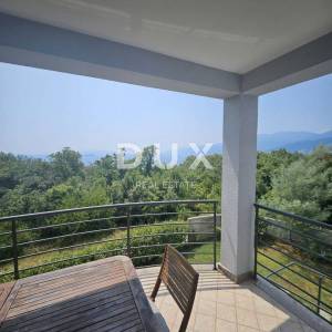RIJEKA, COSTABELLA, BIVIO- samostojeća villa 450m2 s pogledom na more i bazenom + uređena okućnica 1100m2