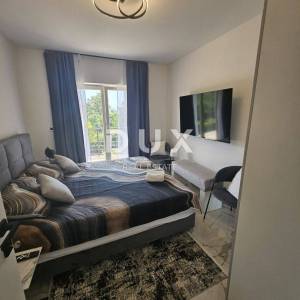 RIJEKA, COSTABELLA, BIVIO- samostojeća villa 450m2 s pogledom na more i bazenom + uređena okućnica 1100m2