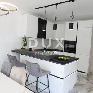 RIJEKA, COSTABELLA, BIVIO- samostojeća villa 450m2 s pogledom na more i bazenom + uređena okućnica 1100m2