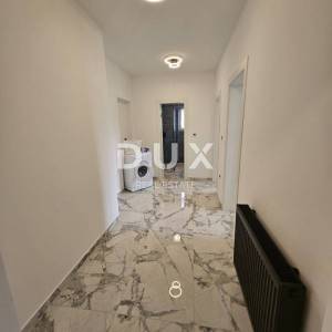 RIJEKA, COSTABELLA, BIVIO- samostojeća villa 450m2 s pogledom na more i bazenom + uređena okućnica 1100m2