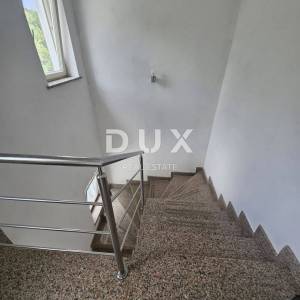 RIJEKA, COSTABELLA, BIVIO- samostojeća villa 450m2 s pogledom na more i bazenom + uređena okućnica 1100m2