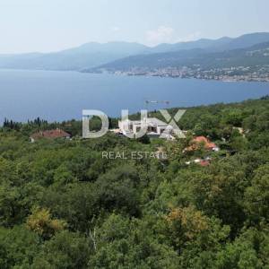 RIJEKA, COSTABELLA, BIVIO- samostojeća villa 450m2 s pogledom na more i bazenom + uređena okućnica 1100m2