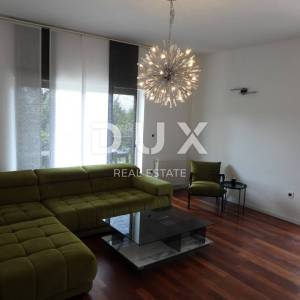 RIJEKA, COSTABELLA, BIVIO- samostojeća villa 450m2 s pogledom na more i bazenom + uređena okućnica 1100m2