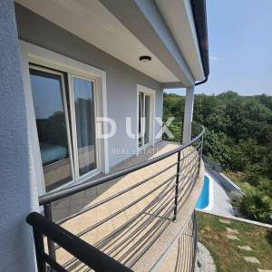 RIJEKA, COSTABELLA, BIVIO- samostojeća villa 450m2 s pogledom na more i bazenom + uređena okućnica 1100m2