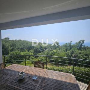 RIJEKA, COSTABELLA, BIVIO- samostojeća villa 450m2 s pogledom na more i bazenom + uređena okućnica 1100m2