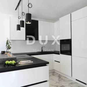 RIJEKA, COSTABELLA, BIVIO- samostojeća villa 450m2 s pogledom na more i bazenom + uređena okućnica 1100m2