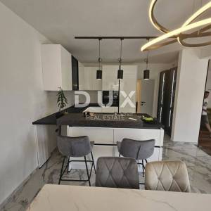 RIJEKA, COSTABELLA, BIVIO- samostojeća villa 450m2 s pogledom na more i bazenom + uređena okućnica 1100m2