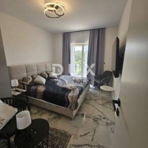 RIJEKA, COSTABELLA, BIVIO- samostojeća villa 450m2 s pogledom na more i bazenom + uređena okućnica 1100m2