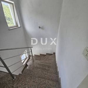 RIJEKA, COSTABELLA, BIVIO- samostojeća villa 450m2 s pogledom na more i bazenom + uređena okućnica 1100m2