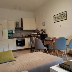 RIJEKA - Dvosobni stan blizu centra s pogledom na more