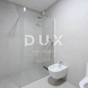 RIJEKA, KANTRIDA - luksuzna etaža u novogradnji, panoramski pogled na more, jedinstveno namještena nekretnina s terasom