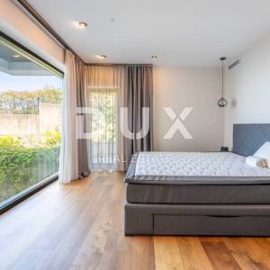 RIJEKA, KANTRIDA - luksuzna etaža u novogradnji, panoramski pogled na more, jedinstveno namještena nekretnina s terasom