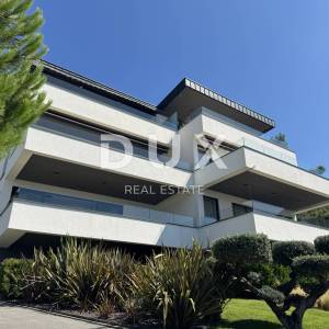 RIJEKA, KANTRIDA - luksuzna etaža u novogradnji, panoramski pogled na more, jedinstveno namještena nekretnina s terasom