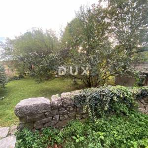 RIJEKA, KASTAV - samostojeća kuća i dvorišna zgrada + 761 m2 okućnice! PRILIKA!