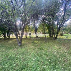 RIJEKA, KASTAV - samostojeća kuća i dvorišna zgrada + 761 m2 okućnice! PRILIKA!