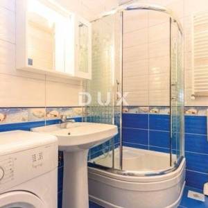 RIJEKA, KOSTRENA, ŠODIĆI- namješten stan 46m2, DB+2S, prizemlje, 250m od mora + okoliš za najam