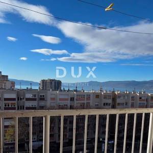 RIJEKA, PODMURVICE - Svijetao obiteljski stan s pogledom na more, 64m2