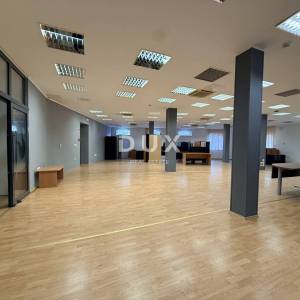 RIJEKA, ŠIRI CENTAR - uredski prostor u poslovnoj zgradi