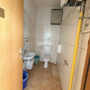 RIJEKA, ŠIRI CENTAR - uredski prostor u poslovnoj zgradi