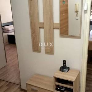 RIJEKA, ŠKURINJE – Prostran stan u neboderu s panoramskim pogledom