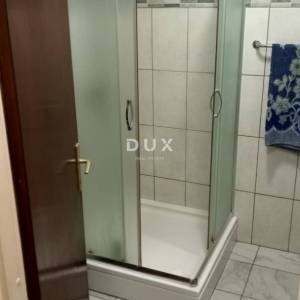 RIJEKA, ŠKURINJE – Prostran stan u neboderu s panoramskim pogledom