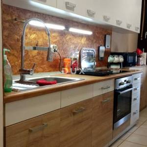 RIJEKA, ŠKURINJE – Prostran stan u neboderu s panoramskim pogledom