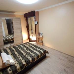 RIJEKA, ŠKURINJE – Prostran stan u neboderu s panoramskim pogledom