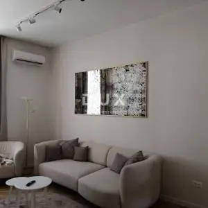 RIJEKA, STROGI CENTAR - stan 2S+DB s balkonom na odličnoj lokaciji! PRILIKA!