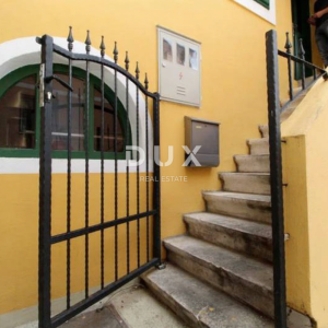 RIJEKA, TRSAT - Top lokacija – kuća za život, posao ili investiciju, 80m2