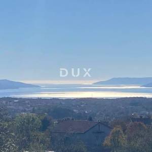 RIJEKA, VIŠKOVO - kuća i gospodarska zgrada + dvorište s pogledom na more! PRILIKA!